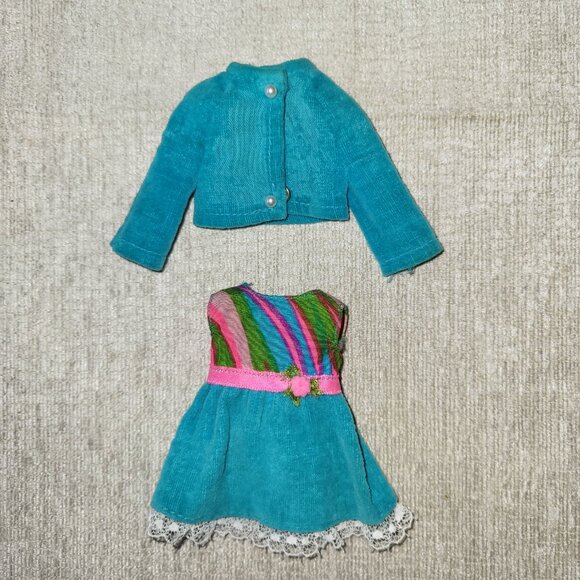 Vintage 1970s Skipper Doll with Outfits - Picture 7 of 7